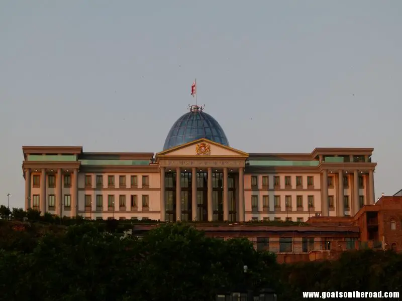 Parliament building, Tbilisi, Georgia Tbilissi, Géorgie - Un voyage rapide à travers les pays du Caucase - Tbilissi, Géorgie - Un voyage rapide à travers les pays du Caucase