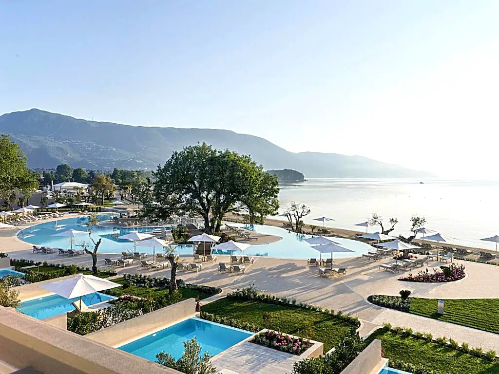 Les 8 plus beaux hôtels de luxe avec des piscines incroyables à Corfou 5 Les 8 plus beaux hôtels de luxe avec des piscines incroyables à Corfou - Les 8 plus beaux hôtels de luxe avec des piscines incroyables à Corfou