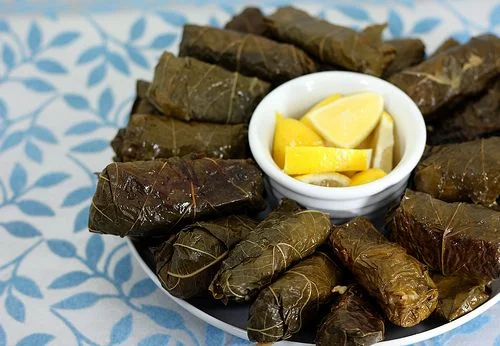 Les 20 plats et aliments grecs traditionnels (Baklava, Feta, Gyros, et plein d'autres délices) 4 Les 20 plats et aliments grecs traditionnels (Baklava, Feta, Gyros, et plein d'autres délices) - Les 20 plats et aliments grecs traditionnels (Baklava, Feta, Gyros, et plein d'autres délices)