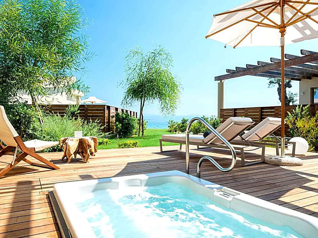 Les 8 plus beaux hôtels de luxe avec des piscines incroyables à Corfou - Les 8 plus beaux hôtels de luxe avec des piscines incroyables à Corfou