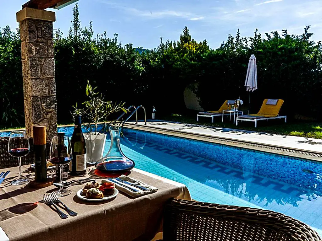 Les 8 plus beaux hôtels de luxe avec des piscines incroyables à Corfou - Les 8 plus beaux hôtels de luxe avec des piscines incroyables à Corfou