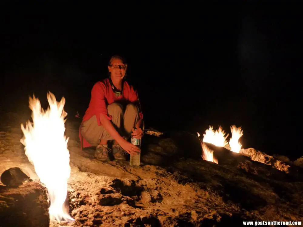 Dariece au Chimaera Flames, Olympos, Turquie Dariece aux flammes du Chimaera, Olympos, Turquie.