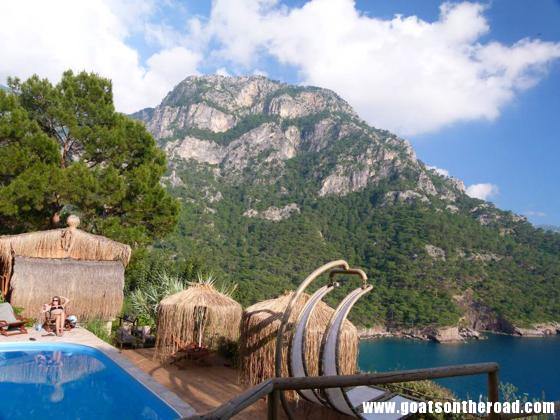 Dariece enjoying the views of the Mediterranean from the pool at Shambala Camp, Kabak, Turkey Hors des sentiers battus à Kabak, en Turquie - Hors des sentiers battus à Kabak, en Turquie
