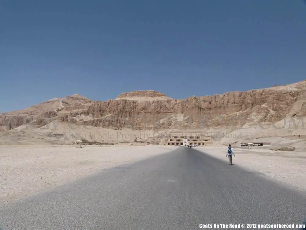 L'un des endroits les plus chauds de la planète - le temple d'Hatchepsout, Louxor, Egypte. voyage en egypte