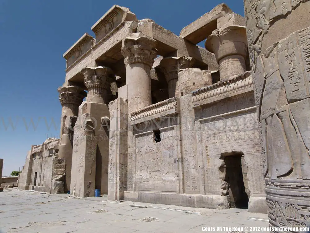 Incroyable temple de Kom Ombo, fleuve Nil, Égypte bateau felouque egypte