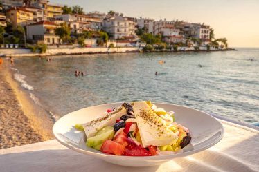 Superalimentation, salade grecque un plat national - Superalimentation, salade grecque un plat national