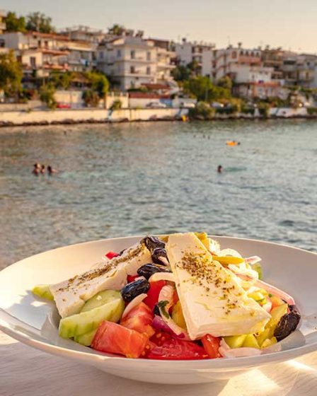Superalimentation, salade grecque un plat national - Superalimentation, salade grecque un plat national