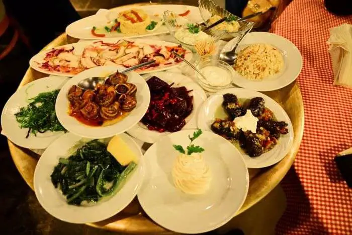 Les 12 meilleurs restaurants de Rhodes pour partir en mission alimentaire 7 Ta Kioupia
