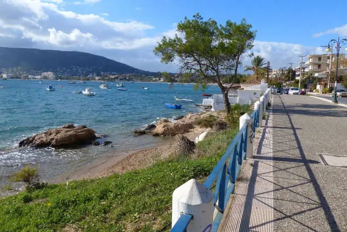 La plage de Porto Rafti à Athènes