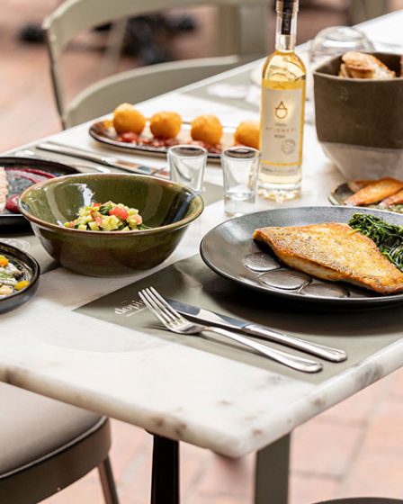 Tout au milieu : 8 excellents restaurants d'Athènes pour partager la nourriture - Tout au milieu : 8 excellents restaurants d'Athènes pour partager la nourriture