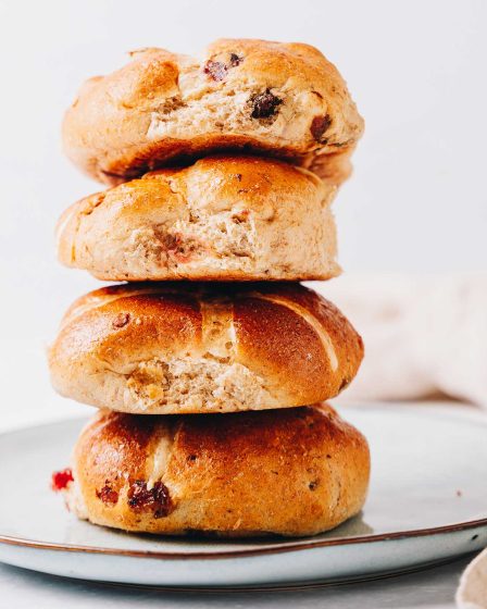 Stafidopsomo : Petits pains aux raisins traditionnels grecs - Stafidopsomo : Petits pains aux raisins traditionnels grecs