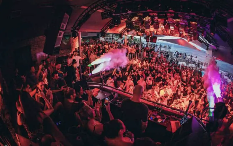 Meilleur moment pour visiter Mykonos 6 mykonos party nightlife