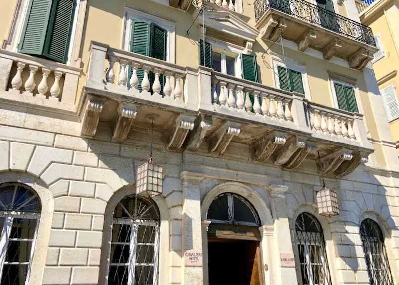 Les meilleurs hôtels de Corfou pour de bonnes vacances sur l'ile grecque 3 Hôtel 5 étoiles à Corfu Town.