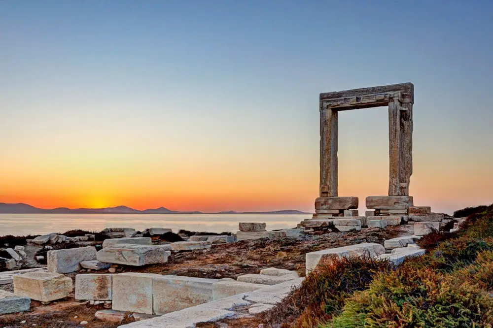 naxos grèce au coucher du soleil