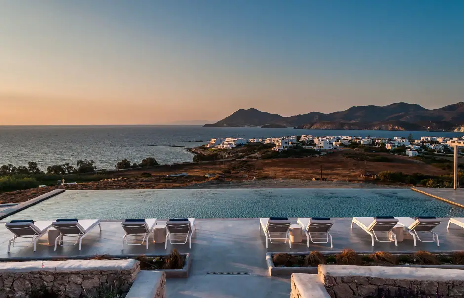 Milos Breeze Boutique Hotel. Milos, Grèce. Travelplusstyle.com Milos Breeze Boutique Hotel. Milos, Grèce. Travelplusstyle.com