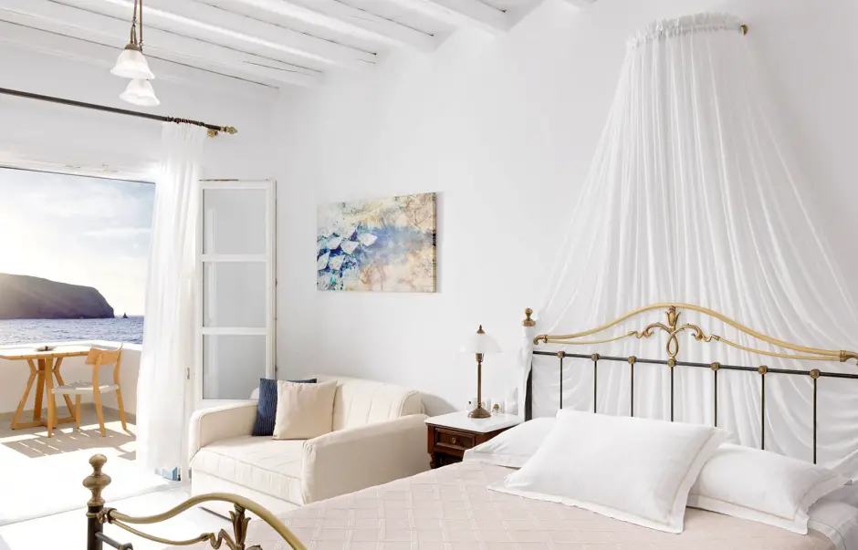 Melian Boutique Hotel & ; Spa, Pollonia. Milos, Grèce. Travelplusstyle.com Melian Boutique Hotel & ; Spa, Pollonia. Milos, Grèce. Travelplusstyle.com