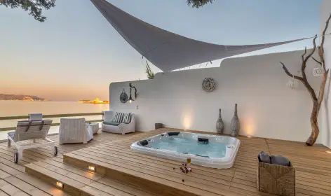Villa Lord, Pollonia. Milos, Grèce. Travelplusstyle.com Villa Lord, Pollonia. Milos, Grèce. Travelplusstyle.com