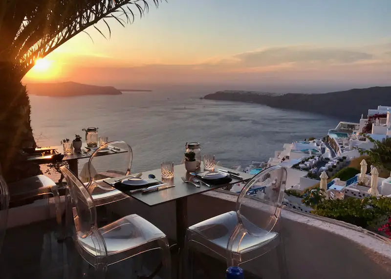 Le meilleur restaurant de Santorin avec vue sur le coucher de soleil.