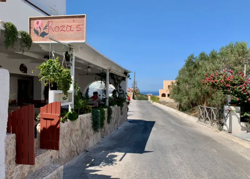 Restaurant Roza's à Vourvoulos, Santorin