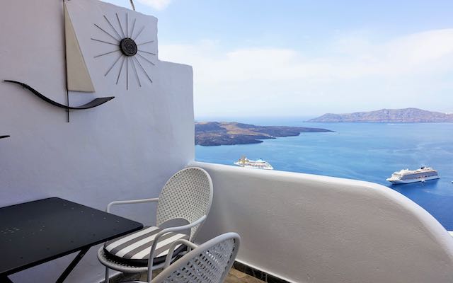 Vue de la terrasse de la suite Athena à Angel Luxury Suites