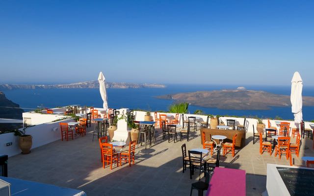 Les meilleurs hôtels à Fira, Santorin 52 Vue du volcan de Fira.