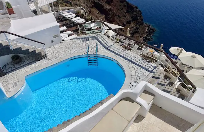 Piscine et caldeira à Fanari Villas