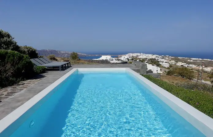 Piscine privée et vue du 270 Oia's View