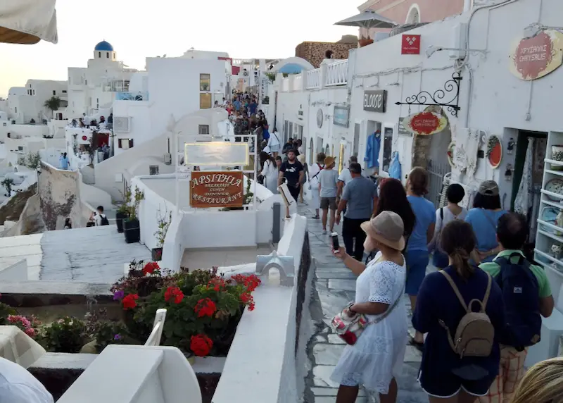 Meilleurs hôtels à Oia, Santorin 56 passerelle au coucher du soleil