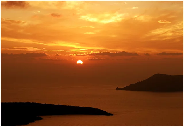 Caldeira de Santorin, tout savoir, histoire, activités, conseils 12 Coucher de soleil sur la Caldeira
