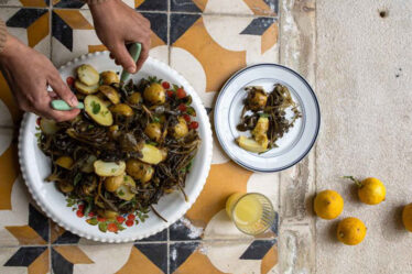 Salade de pommes de terre à la mode des îles avec câpres et fenouil de mer - Salade de pommes de terre à la mode des îles avec câpres et fenouil de mer