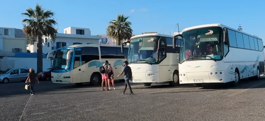 Comment se déplacer à Paros en 2024 ? Bus, Taxi, Uber, Quad ? 1 Comment se déplacer à Paros en 2024 ? Bus, Taxi, Uber, Quad ? - Comment se déplacer à Paros en 2024 ? Bus, Taxi, Uber, Quad ?