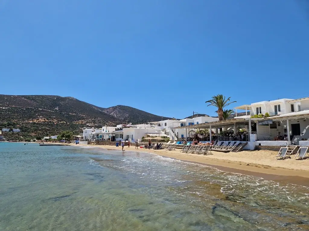 Les meilleures plages de Sifnos - Platys Gialos